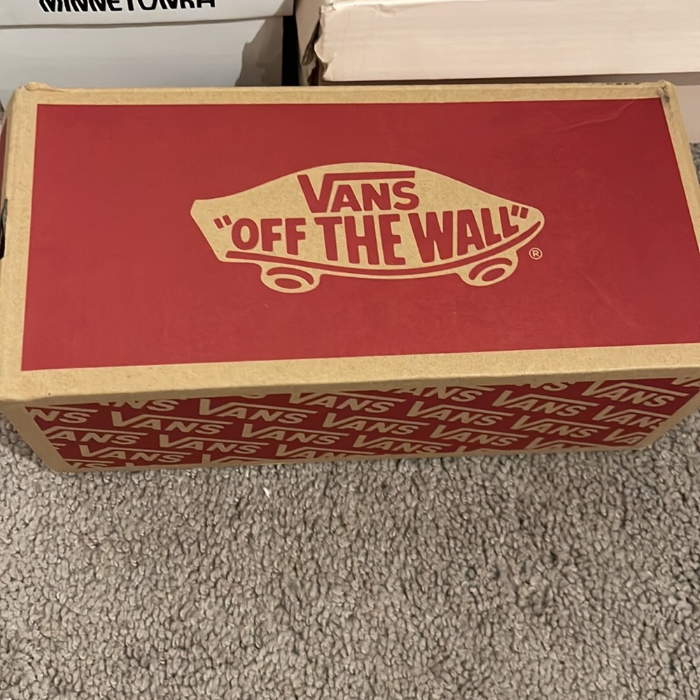 Vans - Picture 4 of 4